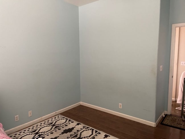 Building Photo - 5633 Ridgepoint Dr