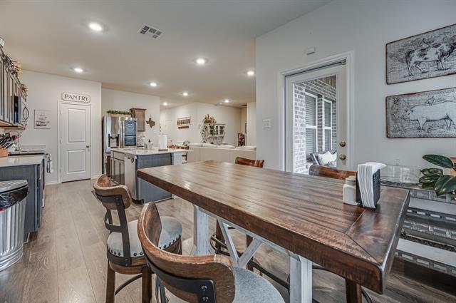 Foto del edificio - 1507 Shoreline Dr