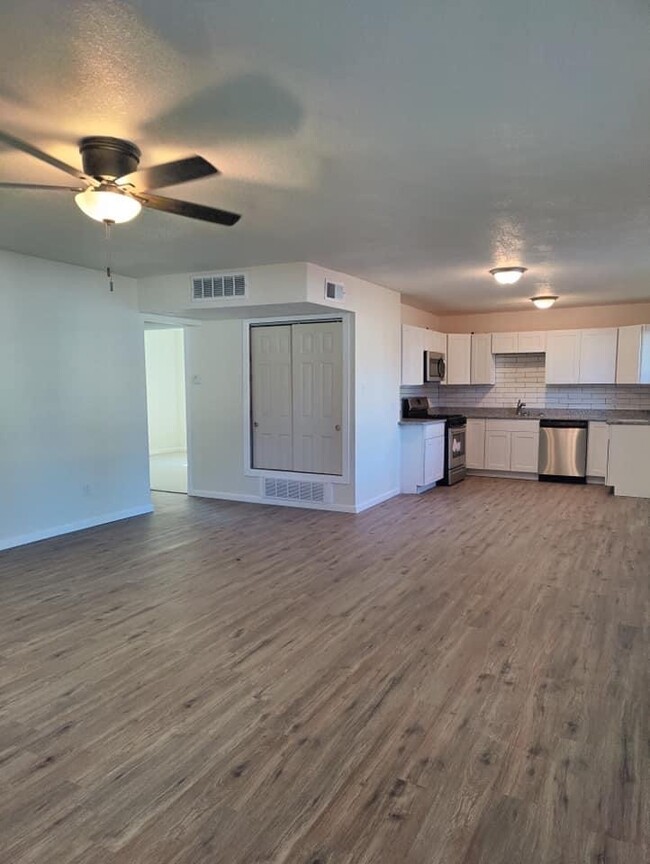 Apartamentos nuevos en Albuquerque - Northeastern Apts