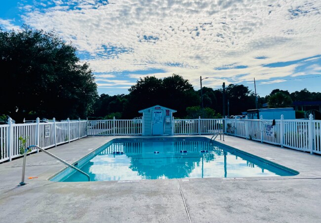 Foto del edificio - Newly renovated condo super close to CMC, ...