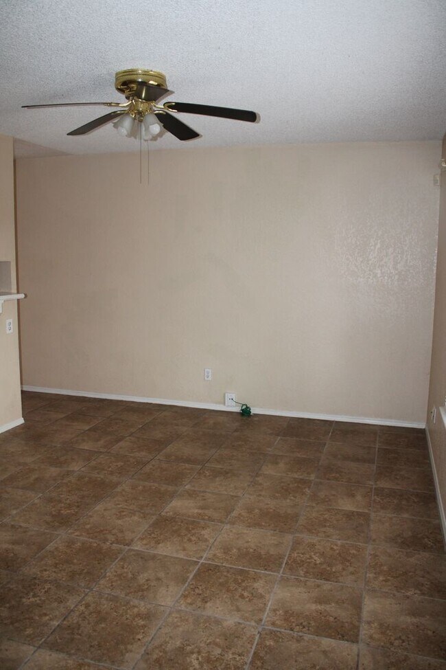 Foto del edificio - 12333 Nancy Lee Ave