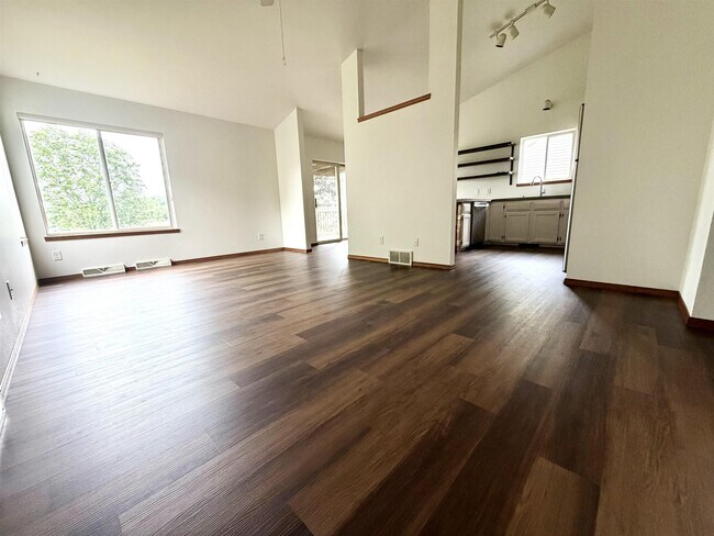 Building Photo - 1217 Glacier Hill Dr