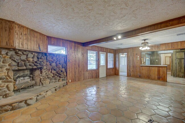 Building Photo - 9817 Neuens Rd