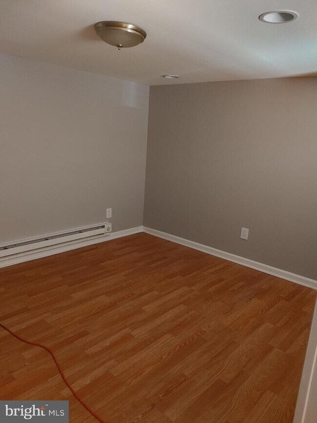 Building Photo - 5914 Belmar St