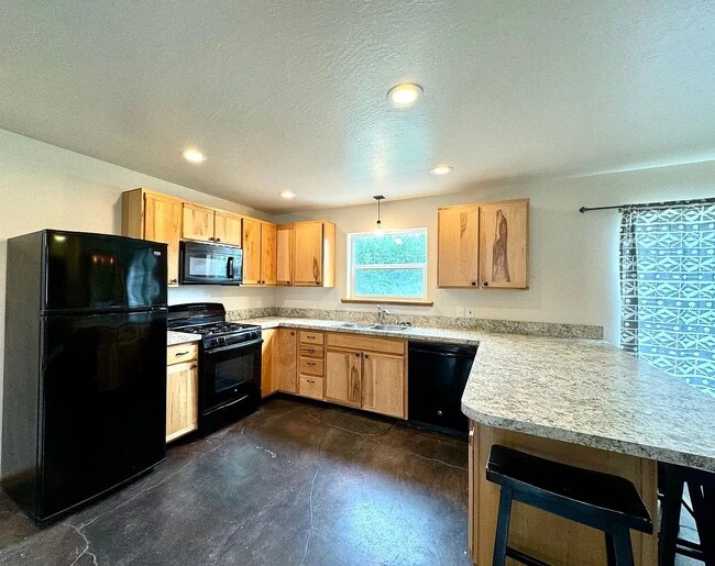 Kitchen - 40111 Frogberry St