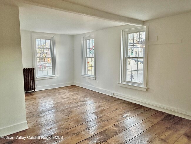 Foto del edificio - 624 Warren St