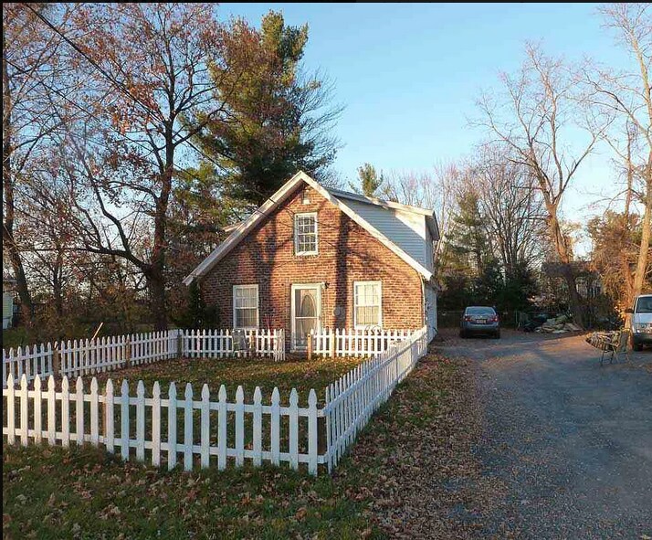 35 Kenwood Ave, Glenmont, NY 12077 House Rental in Glenmont, NY