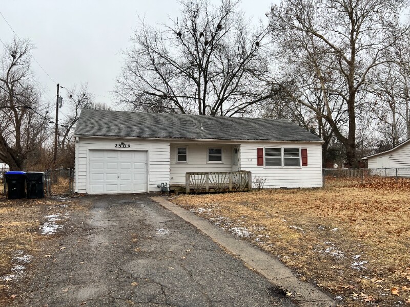Primary Photo - 2509 SW 24th St