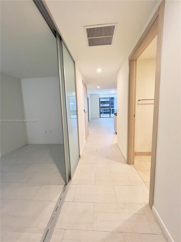 Primary Photo - 1000 Brickell Plaza