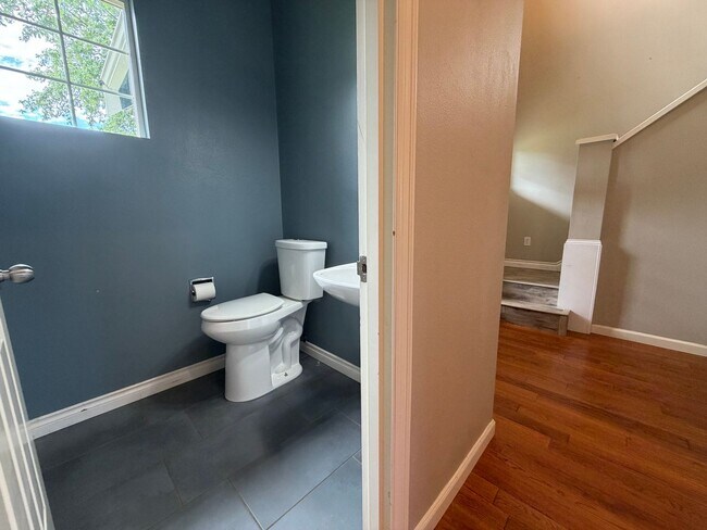 Foto del edificio - 3 bed DuPont Home with A/C for Rent