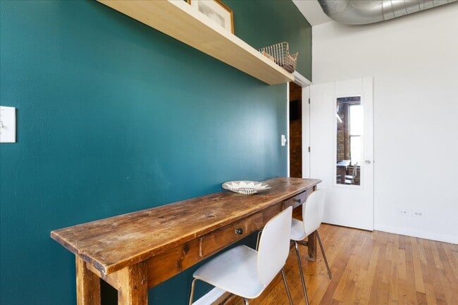 Building Photo - 2758 W Fullerton Ave