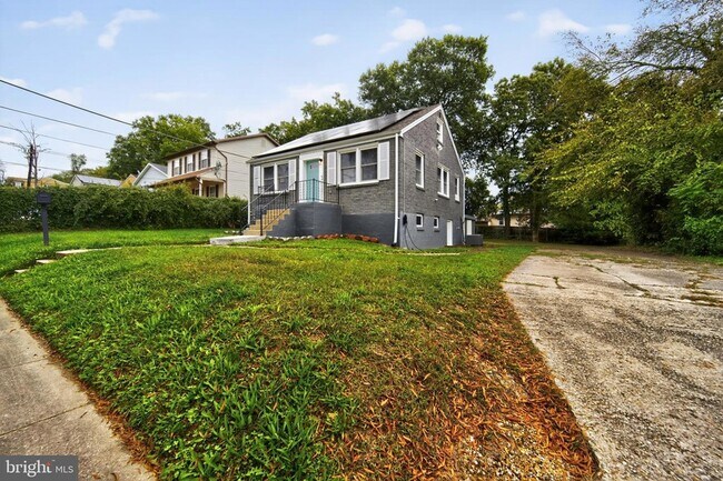 Building Photo - 6103 Lee Pl