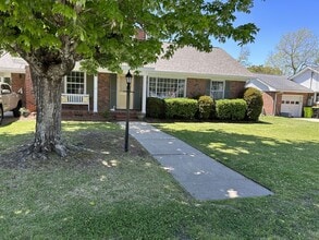 Building Photo - 615 E Sabiston Dr