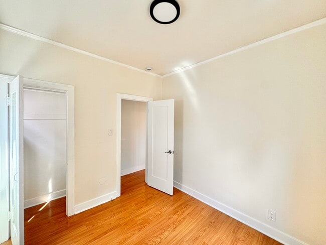 Foto del edificio - 1415 N Hobart Blvd