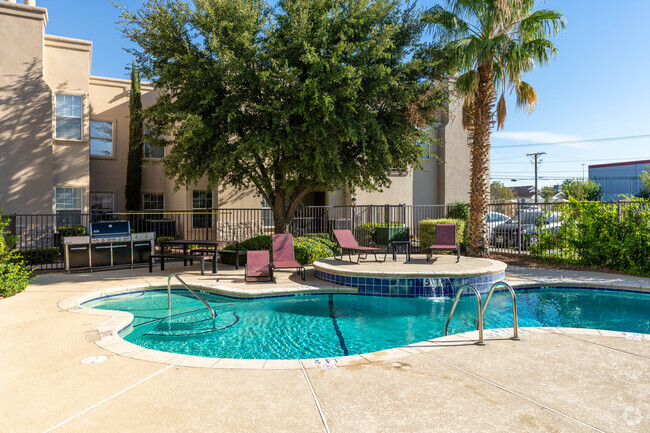 Pool - Summerstone Elite Apartment Homes