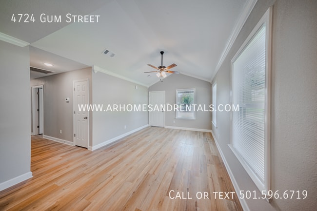 Foto del edificio - 4724 Gum St