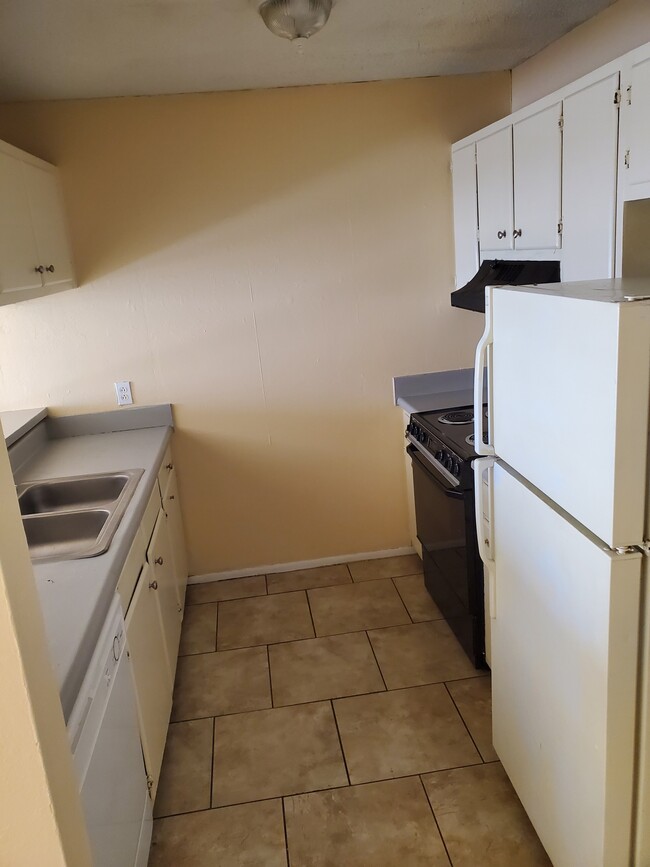Building Photo - 1721 Ryder Dr