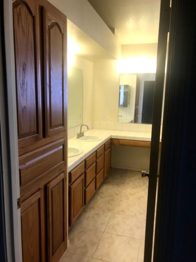 Building Photo - 3 Bedroom - 2 Bath - One Story Home