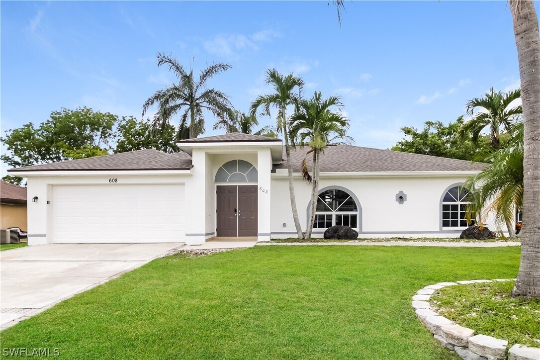 608 SE Santa Barbara Pl, Cape Coral, FL 33990 House Rental in Cape