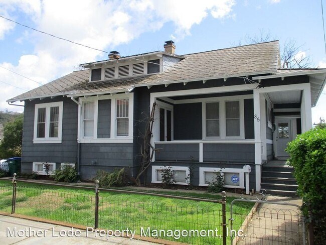 Building Photo - 2 br, 1 bath House - 85 W. Bradford Street