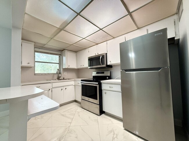 Building Photo - 53 Stratford D