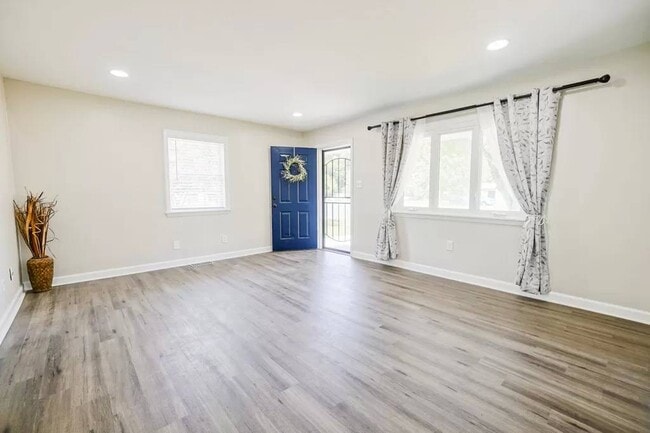 Foto del edificio - 2106 Longleaf Dr