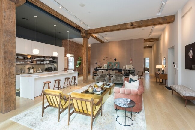 Building Photo - 185 Plymouth St