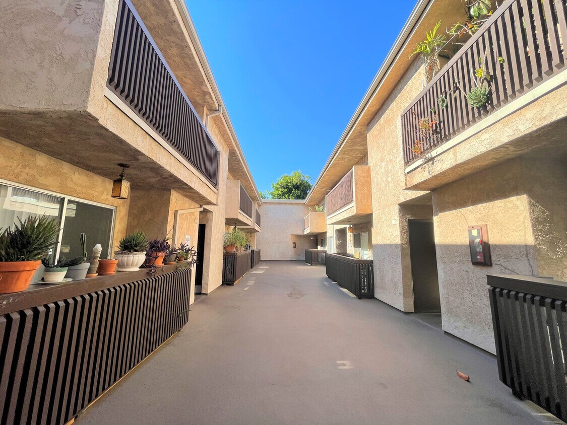 Foto del edificio - 5233 Bellingham Ave