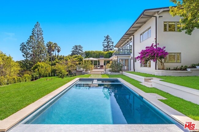 Building Photo - 1514 Sorrento Dr