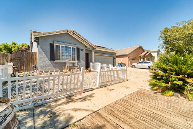 Foto del edificio - North Yuba City 3 bd 2 bath Home with solar