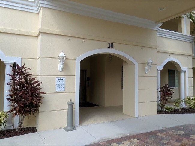 Foto del edificio - 38 Harbour Isle Dr E