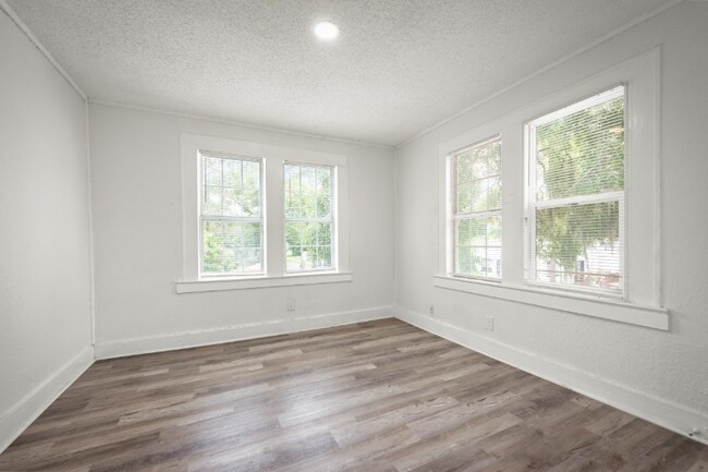 Foto del edificio - 3524 Boulevard St