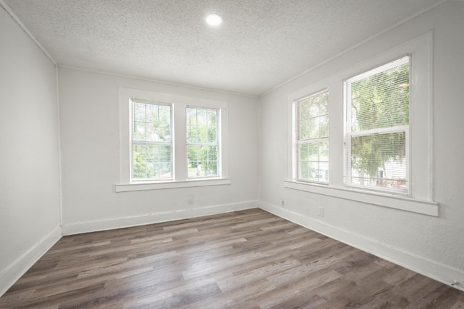 Building Photo - 3524 Boulevard St
