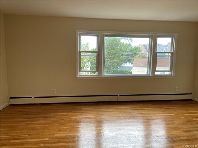Building Photo - 1149 Jensen Ave