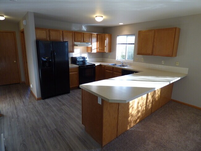Foto del edificio - Beautiful 2 Bed/1 Bath Ranch Style Townhome!