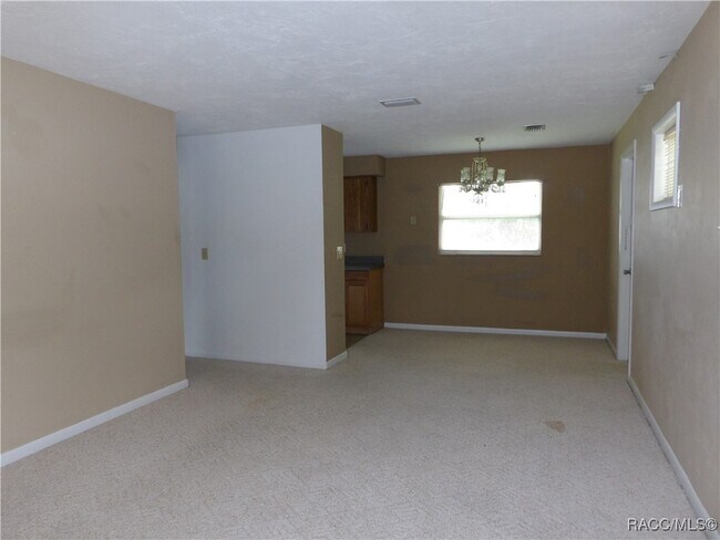 Building Photo - 5 New N Ct