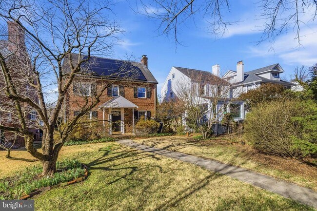 Foto del edificio - 5028 Massachusetts Ave NW