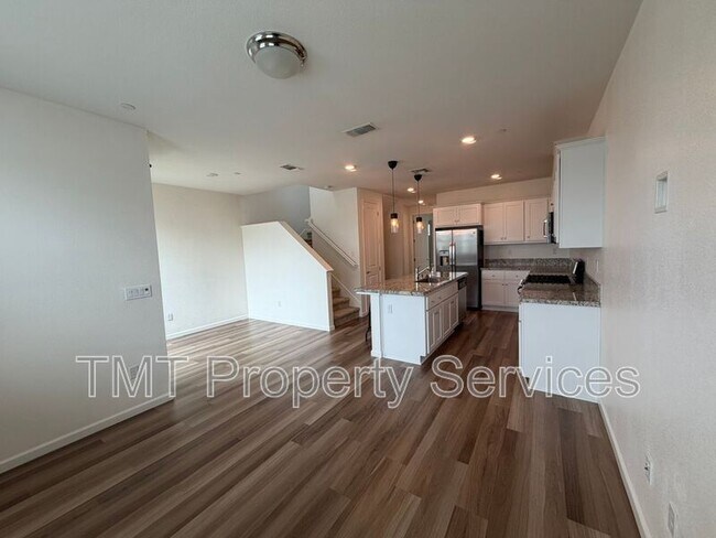 Foto del edificio - 4478 Louvre Ln