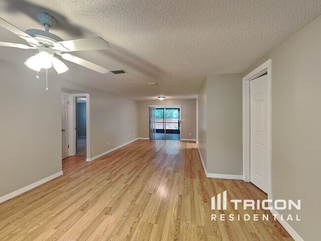Foto del edificio - 18307 Oakdale Rd