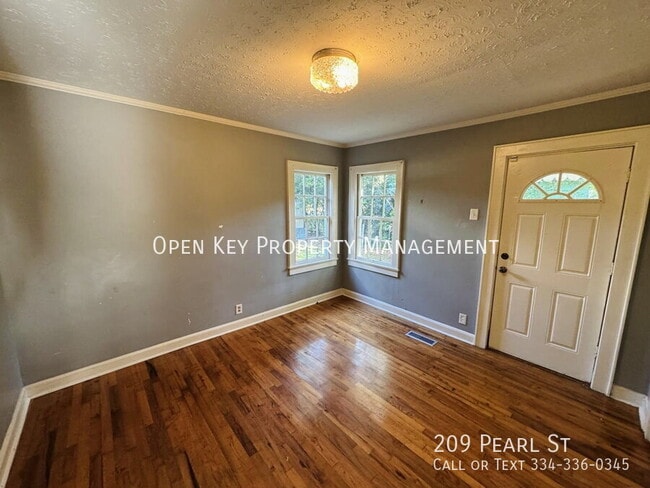 Building Photo - 209 Pearl St