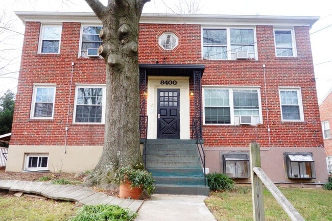 Foto del edificio - 8400 Greenwood Ave