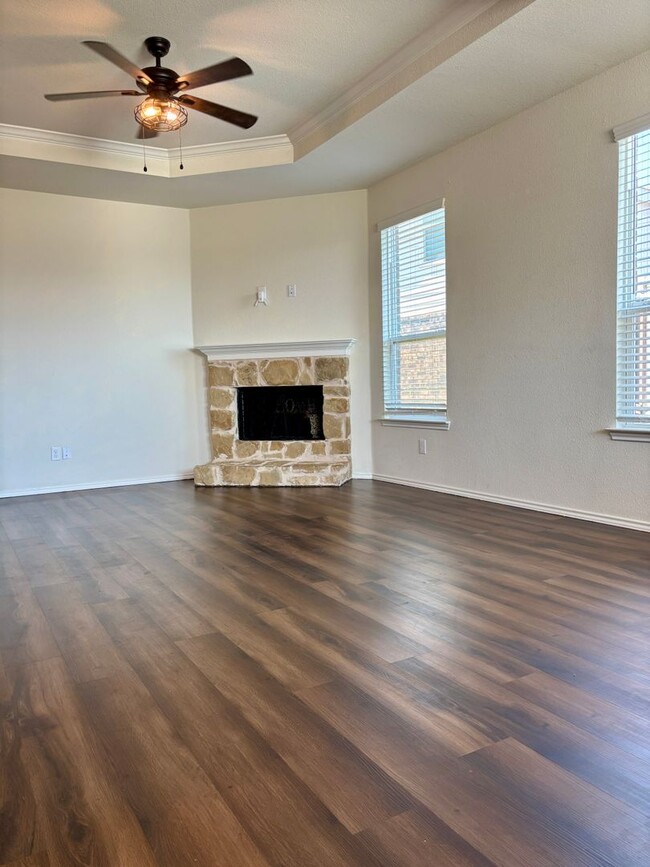 Foto del edificio - ? Beautiful 4-Bedroom Single-Story in Fort...