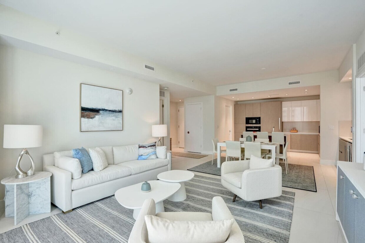 Foto principal - 3100 N Ocean Dr