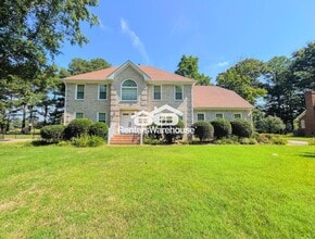 Building Photo - 1006 Fairway Dr