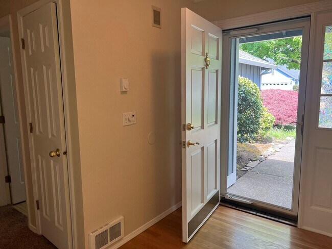 Foto del edificio - Cozy quiet Neighborhood Ranch Style Beauty