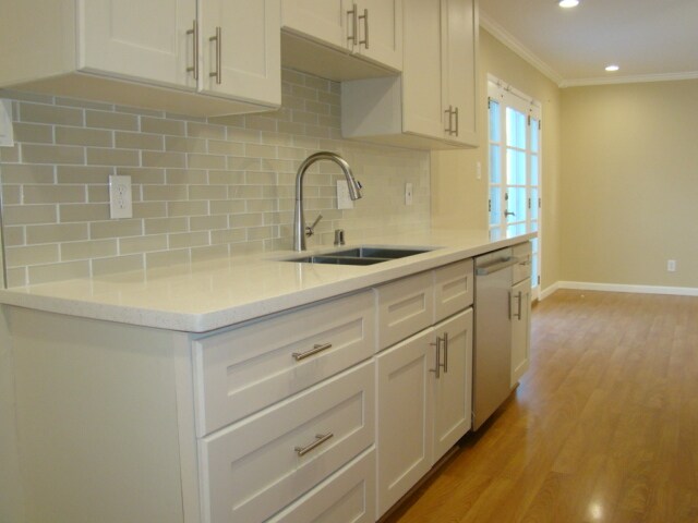 Building Photo - 1050 Leo Dr