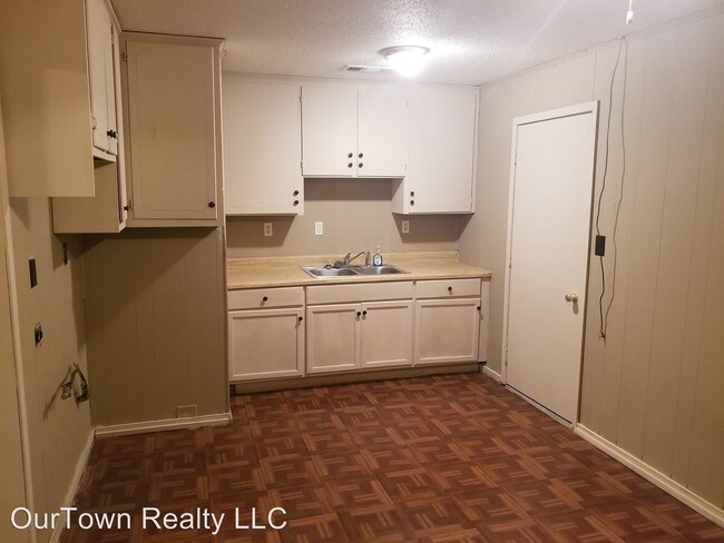 Foto del edificio - 3 br, 1 bath House - 3040 Rita Lane
