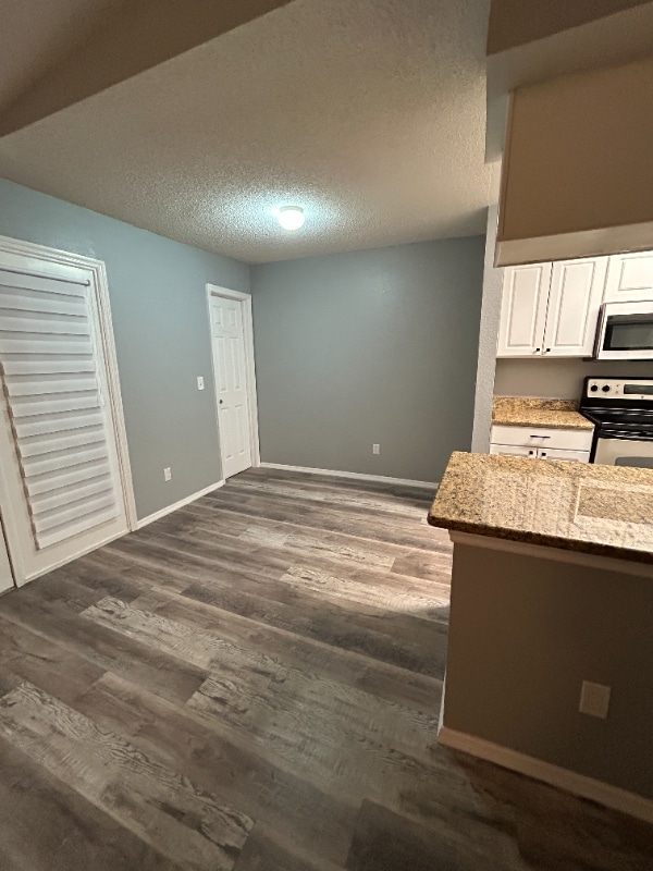 Building Photo - 2550 N Alafaya Trail