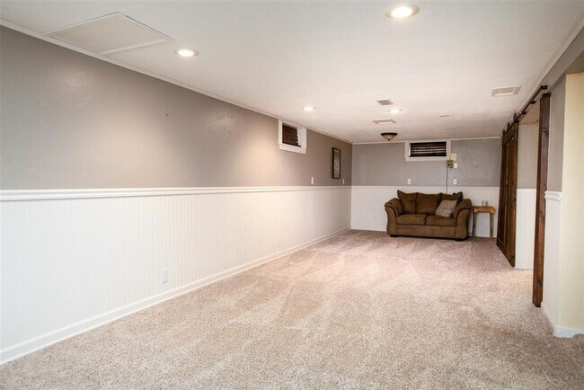 Foto del edificio - **Coming Soon in June** Beautifully updated Shadle Park 3 Bed 2 Bath Rancher will all the updates...