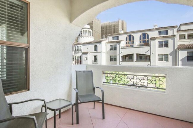 Building Photo - 1 bedroom in Los Angeles CA 91203